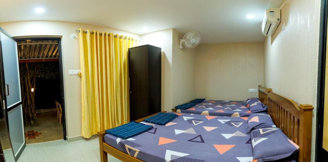 Hangout Kalyānpur Esterno foto