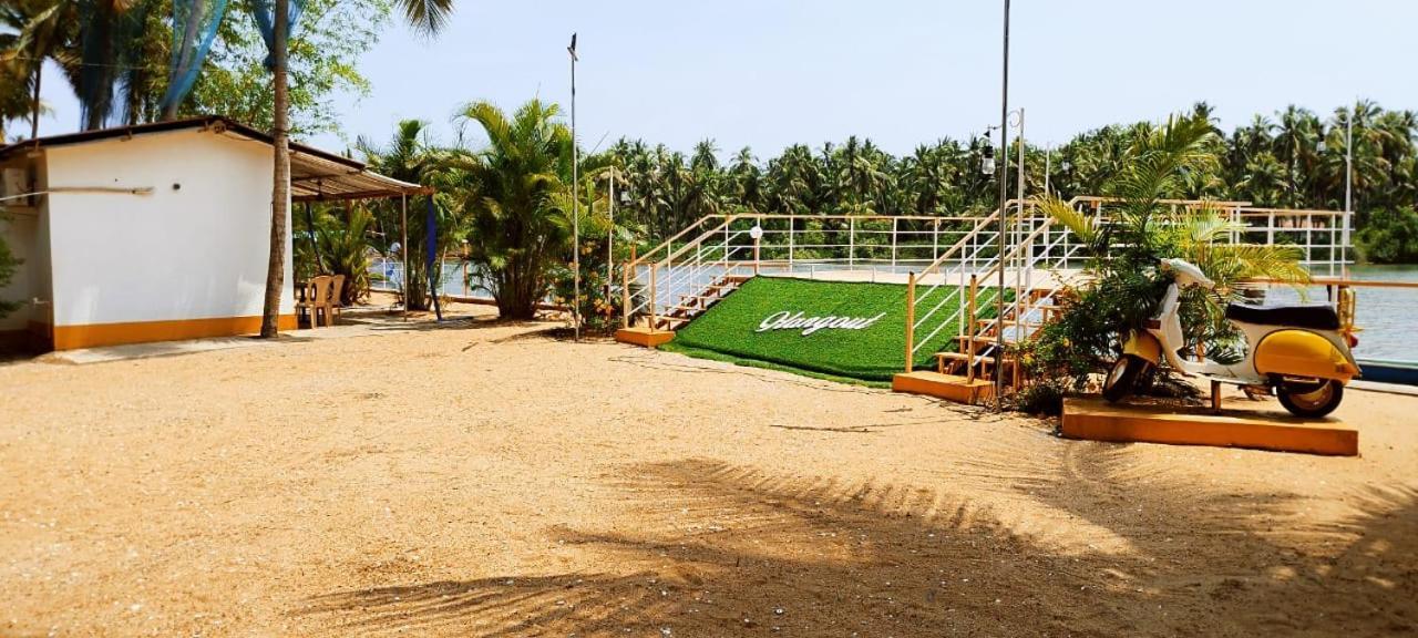 Hangout Kalyānpur Esterno foto