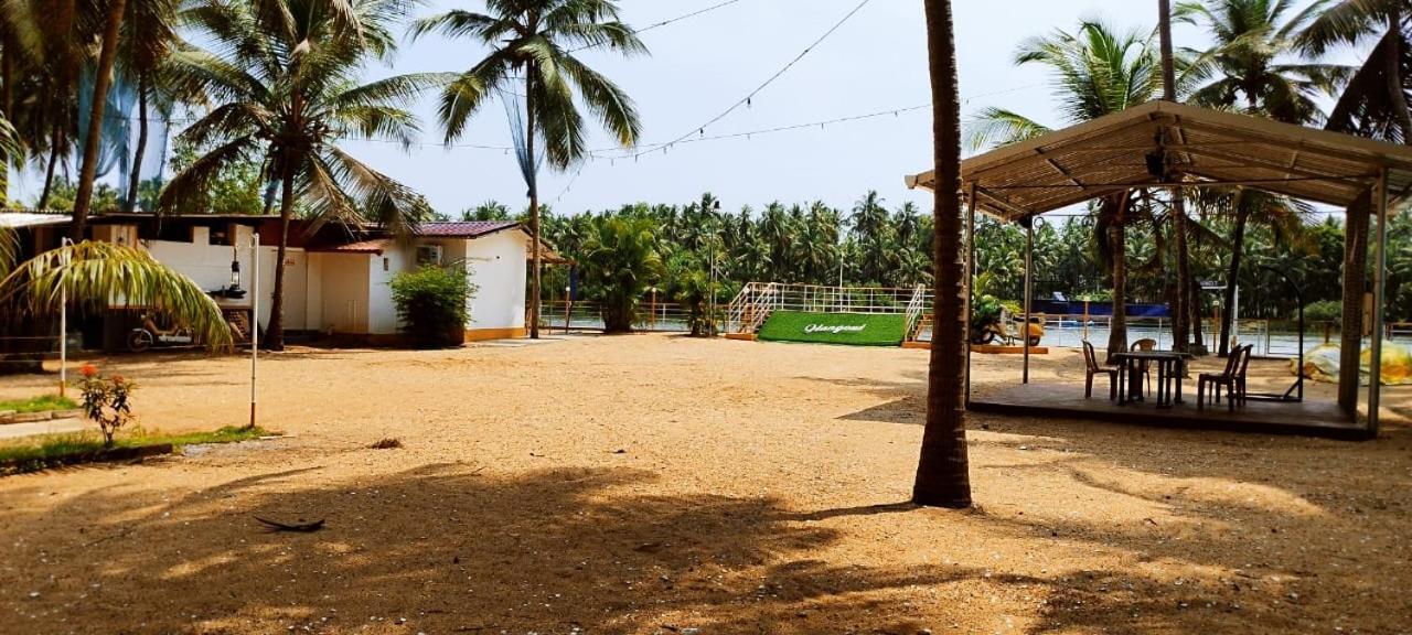 Hangout Kalyānpur Esterno foto